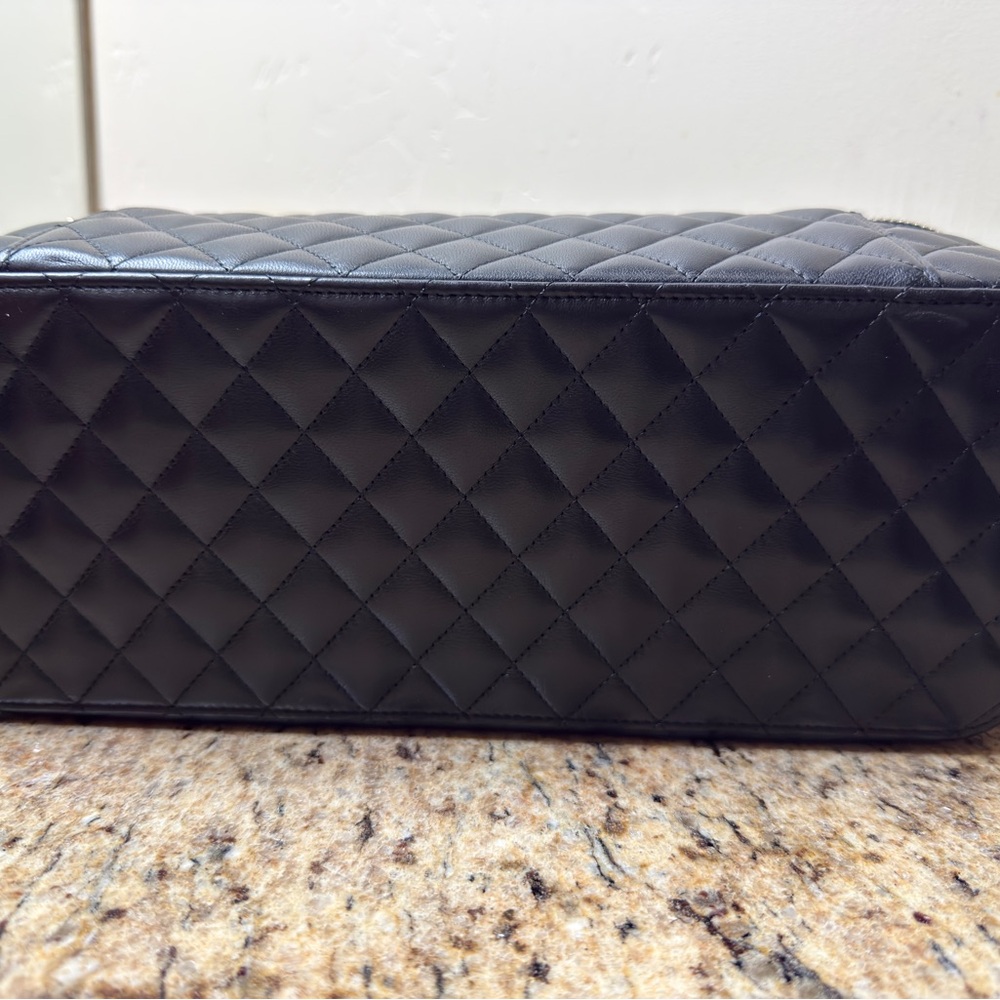 Authentic Chanel Black Quilted Lambskin Women's jewelry case vanity bag - Picture 4 of 9